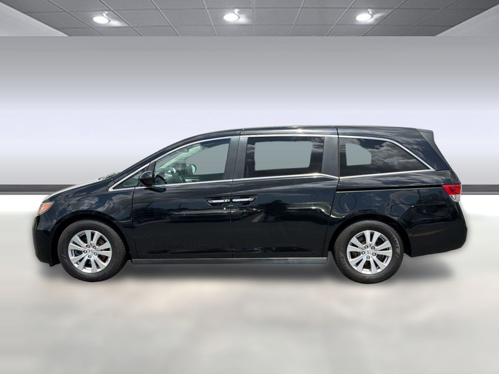 Used 2016 Honda Odyssey EX image 2