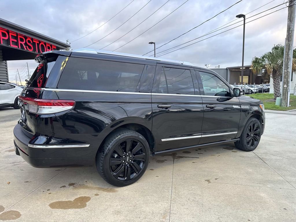 Used 2022 Lincoln Navigator L Reserve image 9