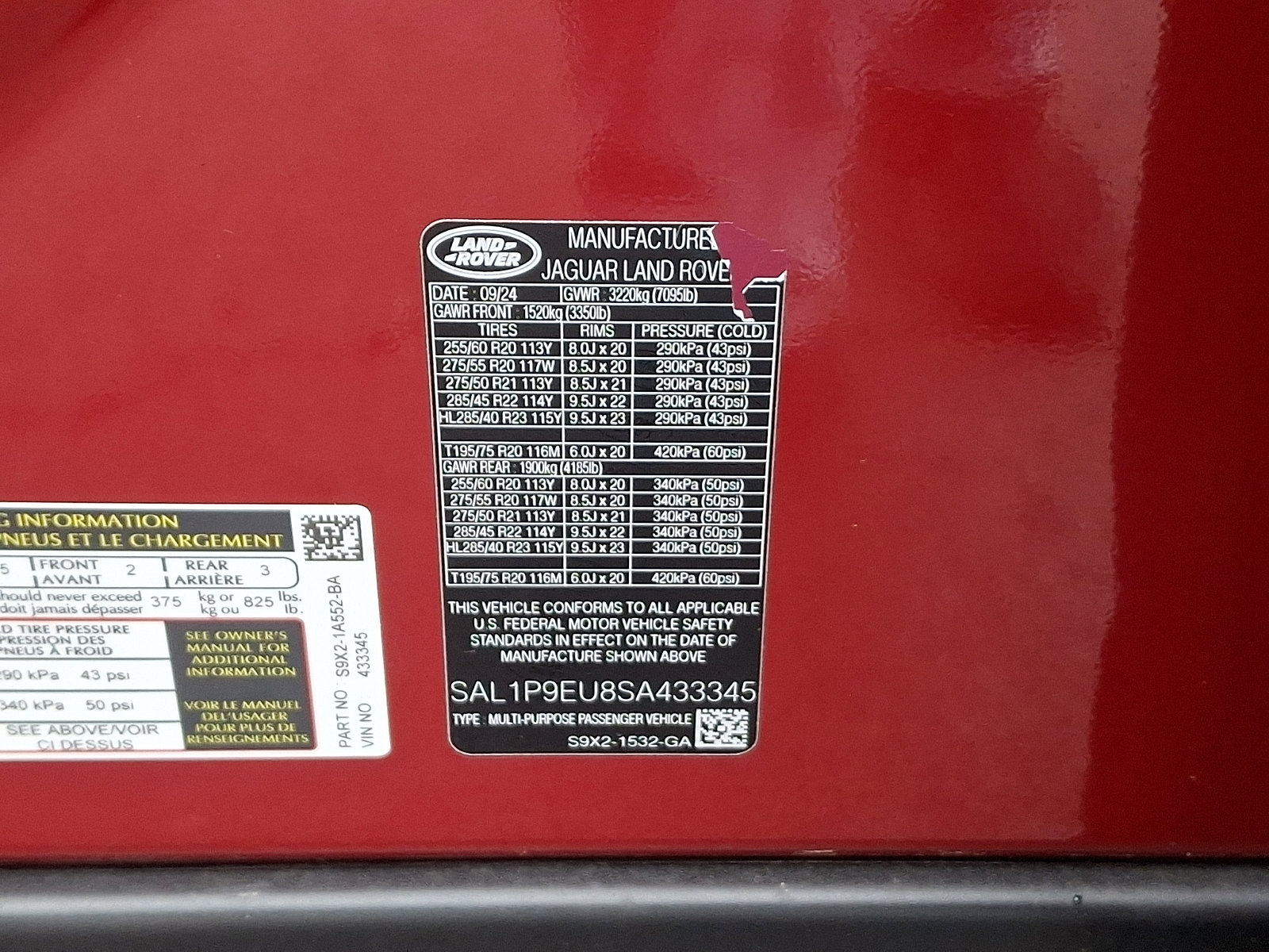 Used 2025 Land Rover Range Rover Sport SE image 28