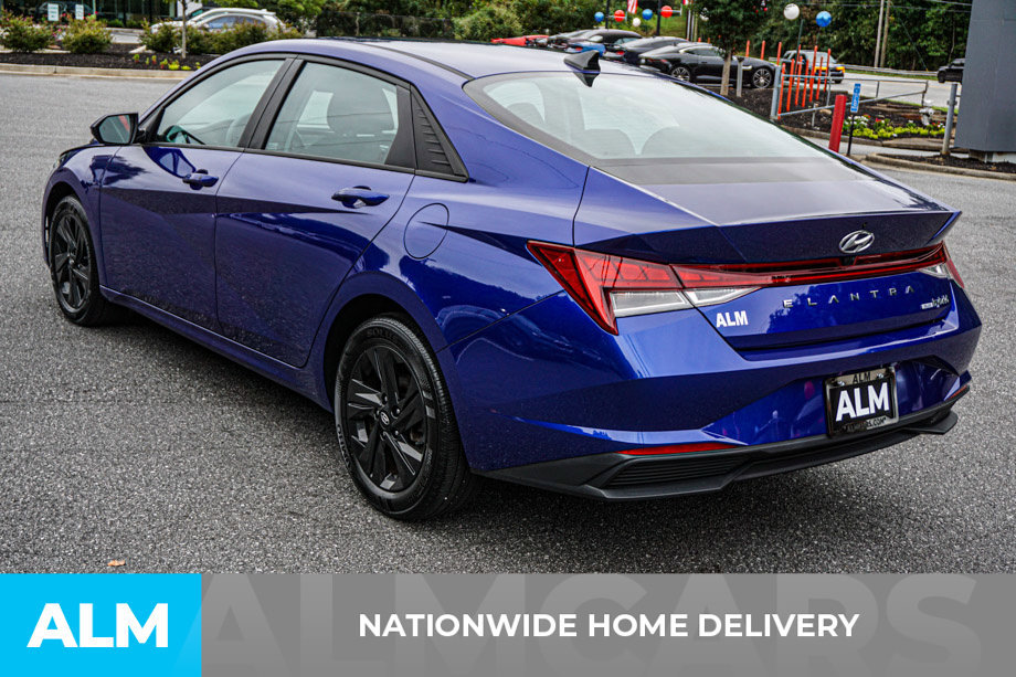 Used 2023 Hyundai Elantra Blue w/ Preferred Accessory Package FWD image 4