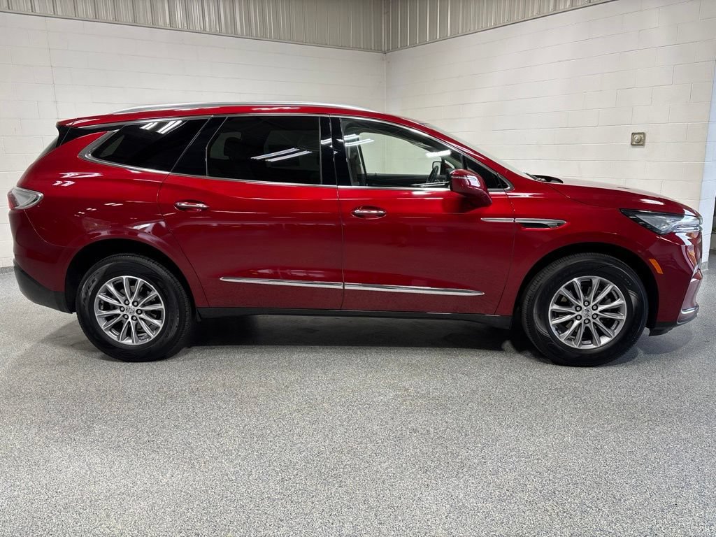 Used 2023 Buick Enclave Essence AWD/4WD image 8