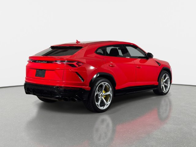 Used 2020 Lamborghini Urus AWD/4WD image 3