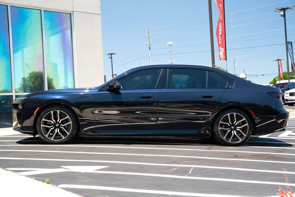 Used 2023 BMW i7 xDrive60 AWD/4WD image 21