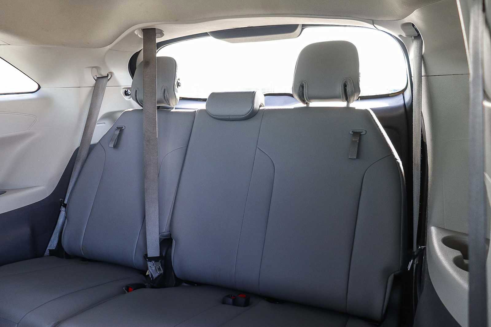 Used 2022 Toyota Sienna XLE image 26