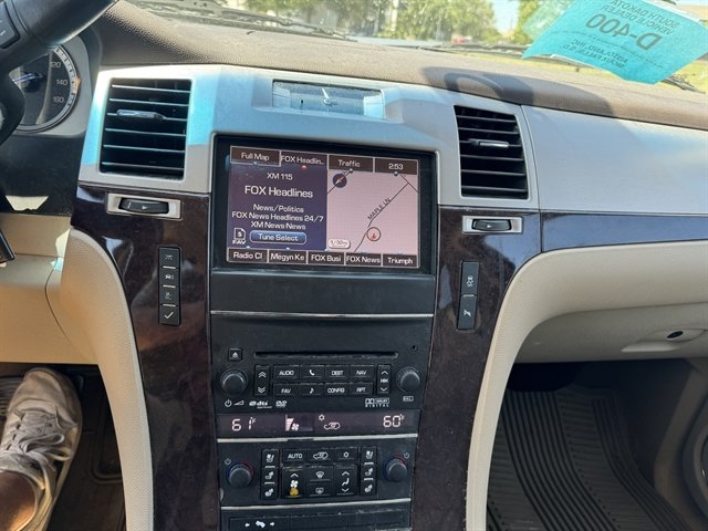 Used 2013 Cadillac Escalade EXT AWD/4WD image 11
