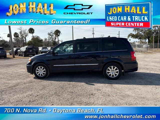 Used 2014 Chrysler Town & Country Touring image 5