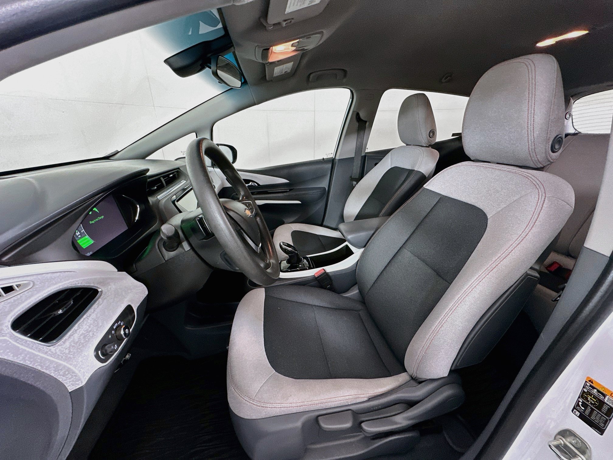 Used 2020 Chevrolet Bolt LT FWD image 13
