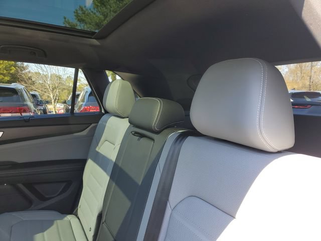 New 2026 Volkswagen Atlas Cross Sport SEL R-Line AWD/4WD image 9