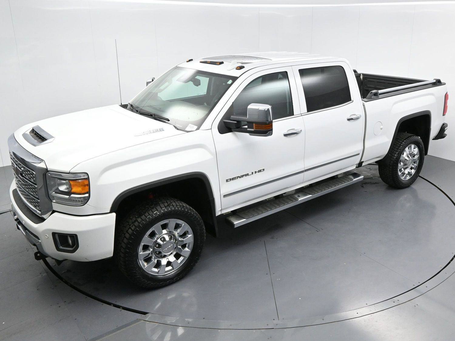 Used 2019 GMC Sierra 2500 Denali w/ Duramax Plus Package AWD/4WD image 38