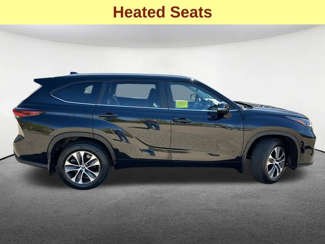 Used 2024 Toyota Highlander XLE AWD/4WD image 12