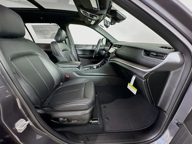 New 2025 Jeep Grand Cherokee L Limited w/ Luxury Tech Group II image 33