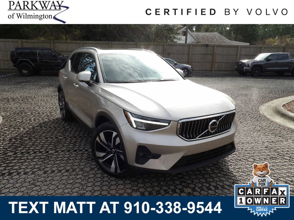 Certified 2023 Volvo XC40 B4 Plus w/ Protection Package Premier image 1