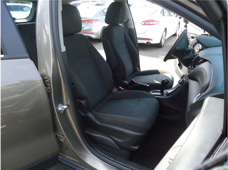 Used 2021 Chevrolet Trax LS AWD/4WD image 15