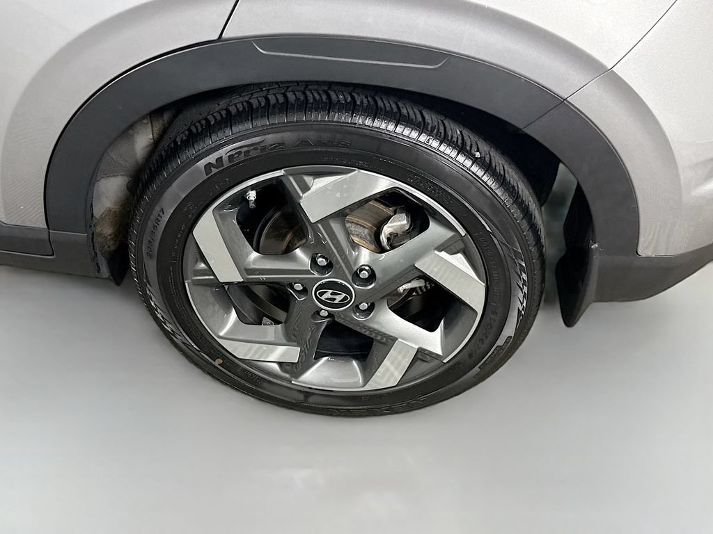 Certified 2023 Hyundai Venue SEL FWD image 35