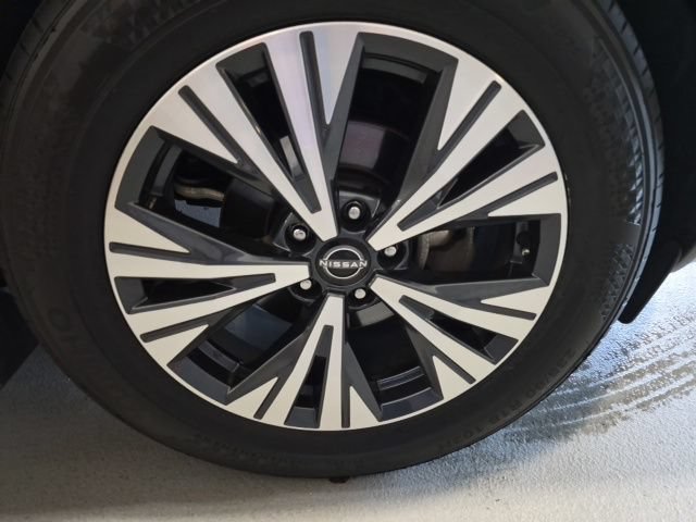 Certified 2023 Nissan Rogue SV w/ SV Premium B Package AWD/4WD image 30