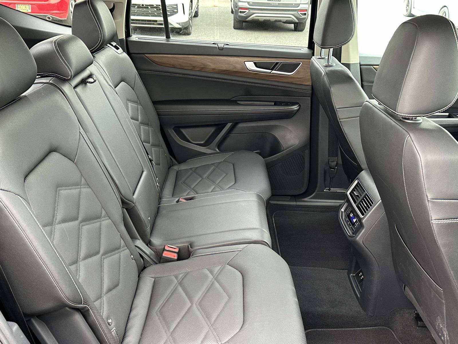 Used 2026 Volkswagen Atlas SE FWD image 14