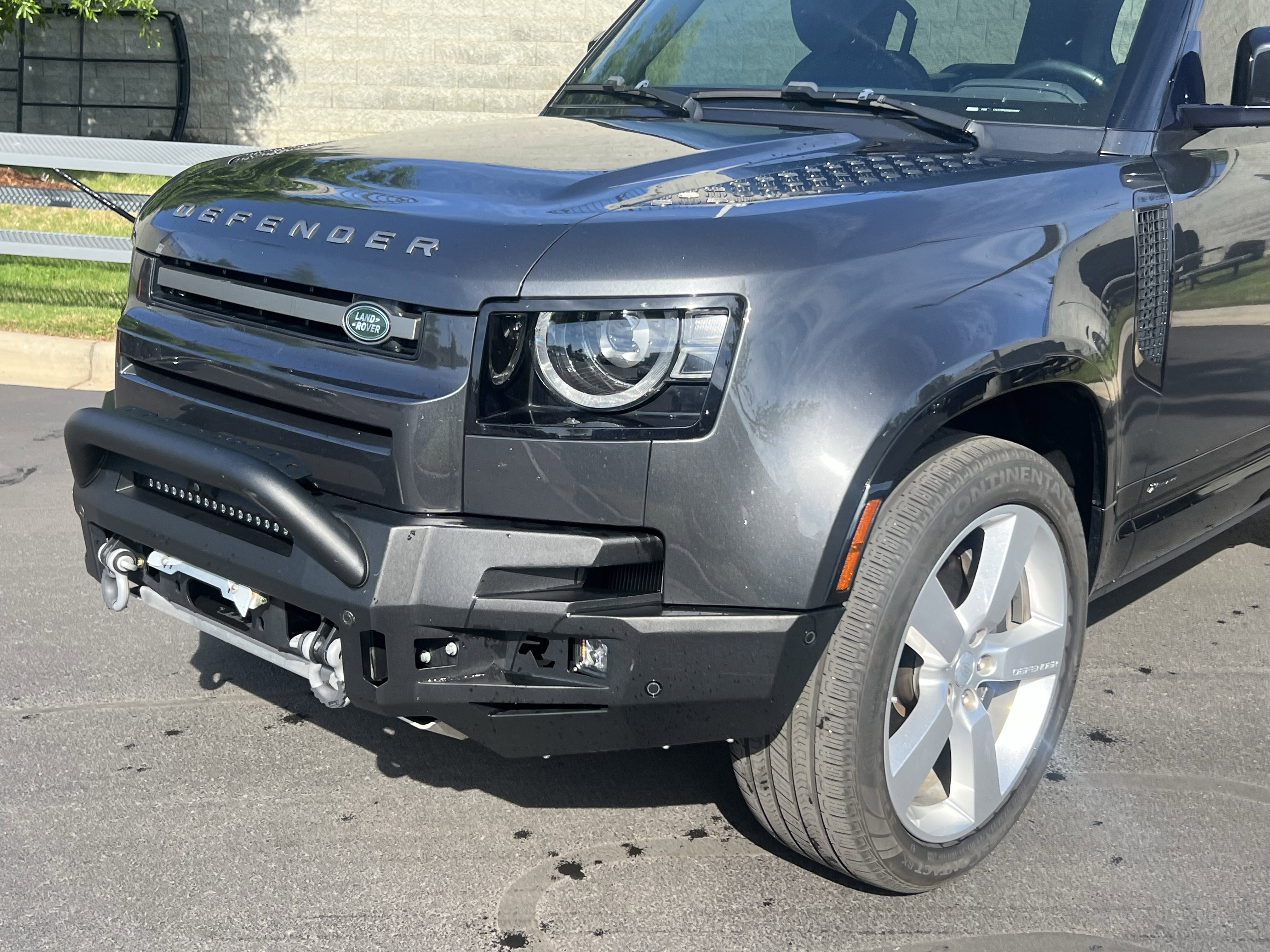 Used 2021 Land Rover Defender 90 X-Dynamic S image 32