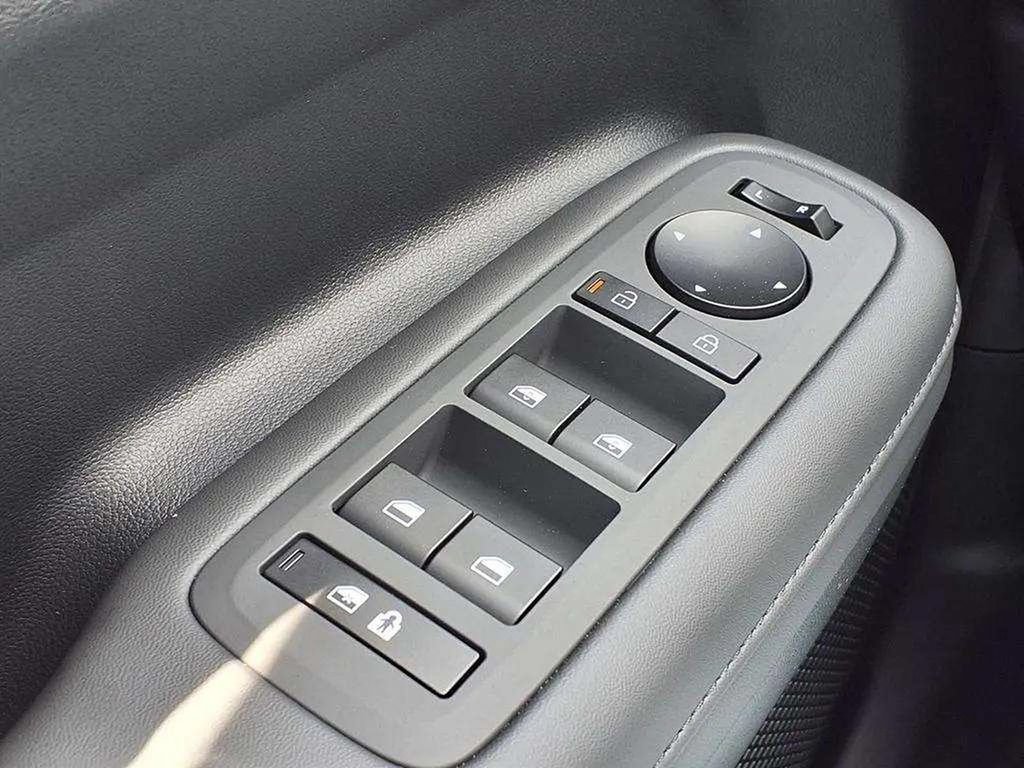 New 2026 Hyundai Santa Fe SEL FWD image 13