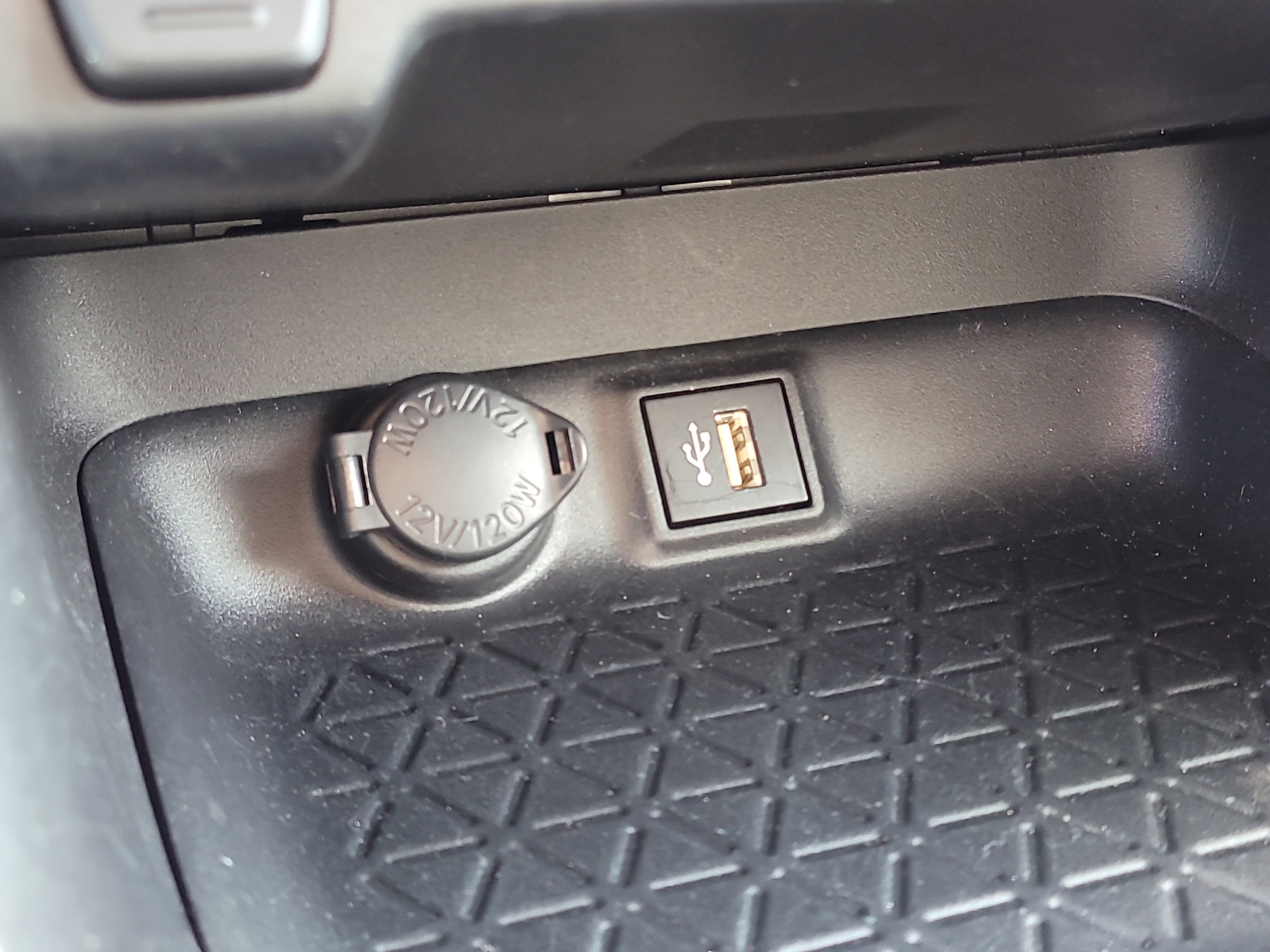 Used 2023 Toyota RAV4 LE image 24