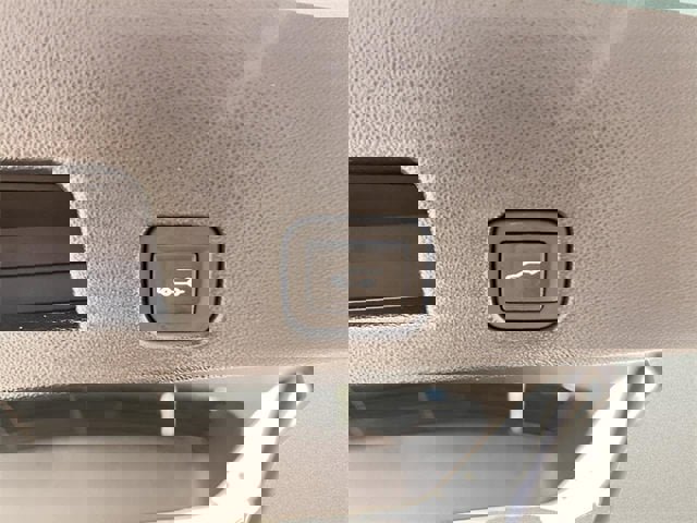 Certified 2025 Buick Enclave Preferred image 8