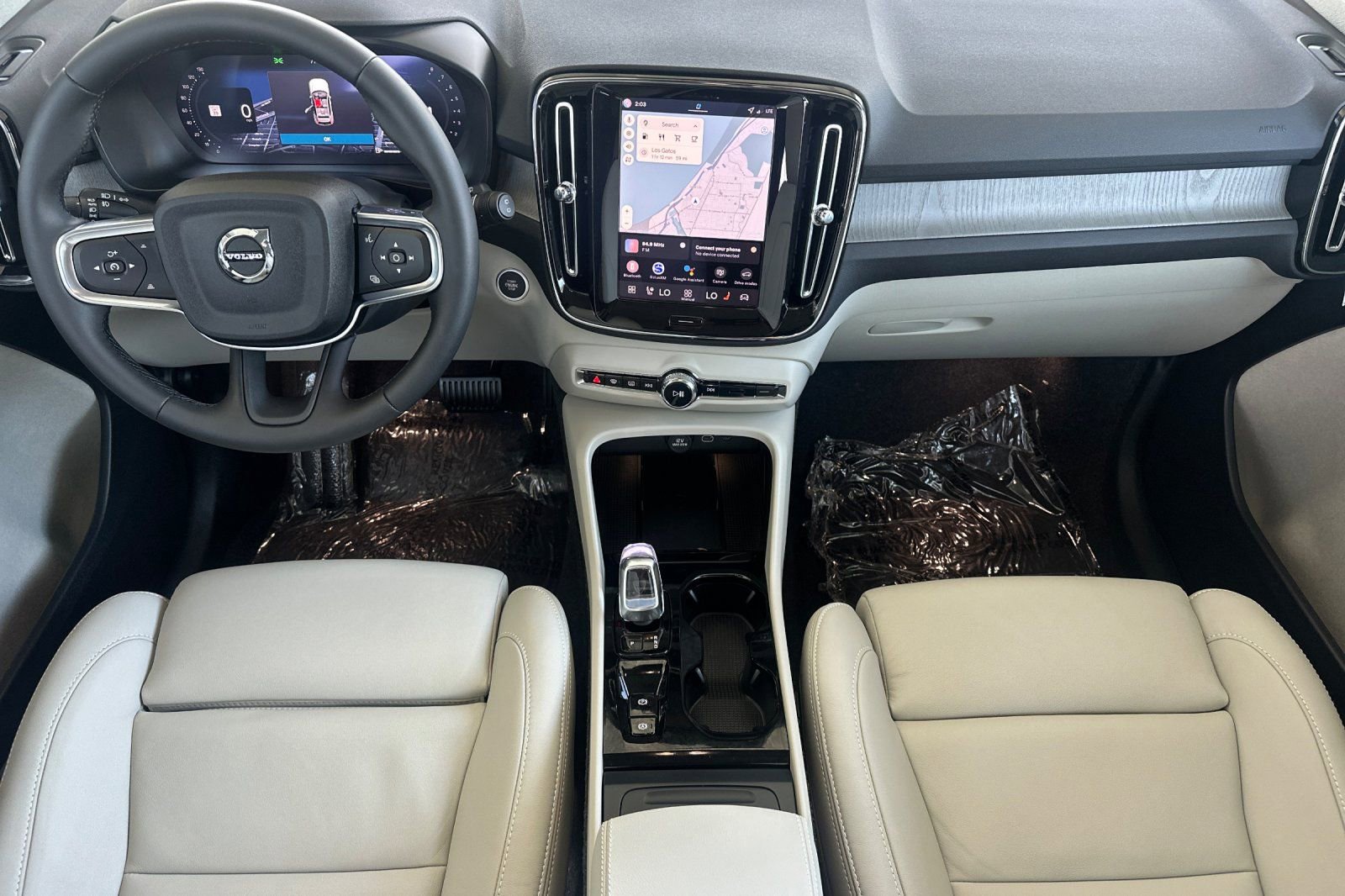 New 2026 Volvo XC40 B5 Plus w/ Protection Package Premier AWD/4WD image 13