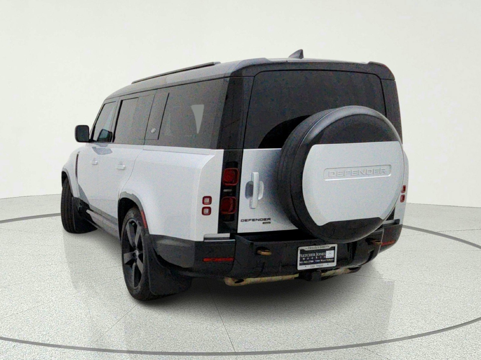 Used 2023 Land Rover Defender 130 X-Dynamic SE AWD/4WD image 11