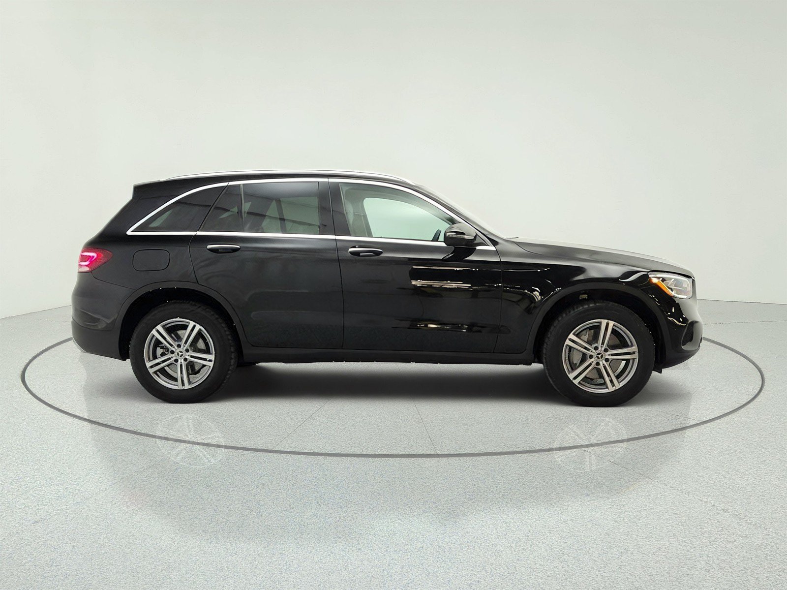 Used 2022 Mercedes-Benz GLC 300 image 4