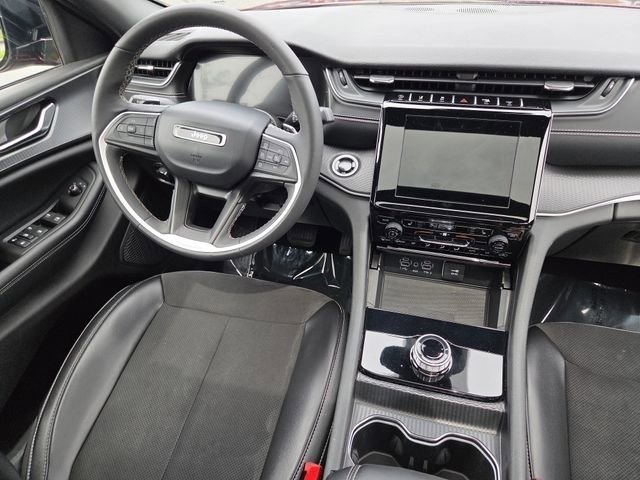 Used 2024 Jeep Grand Cherokee Altitude AWD/4WD image 30