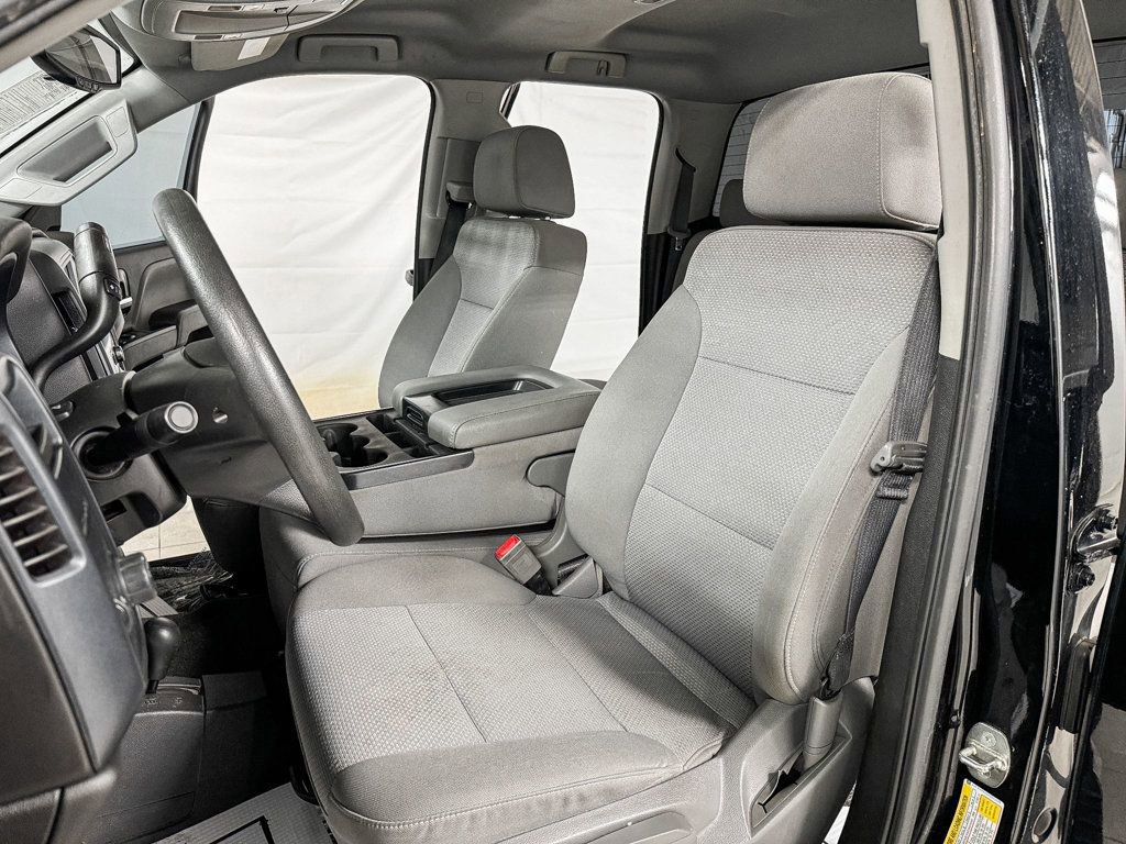 Used 2018 Chevrolet Silverado 1500 Custom w/ Custom Value Package AWD/4WD image 6