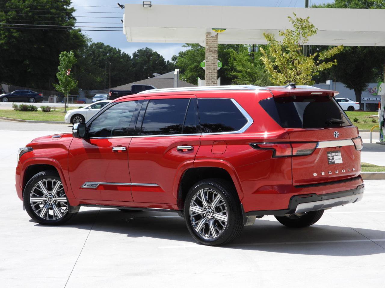 Used 2023 Toyota Sequoia Capstone AWD/4WD image 20