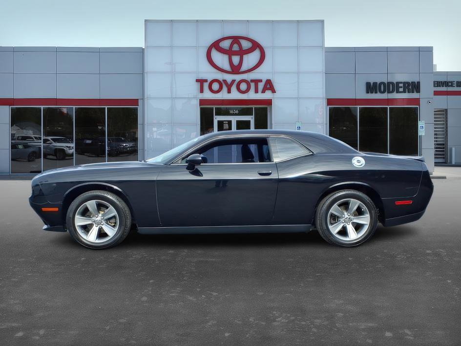 Used 2021 Dodge Challenger SXT image 3