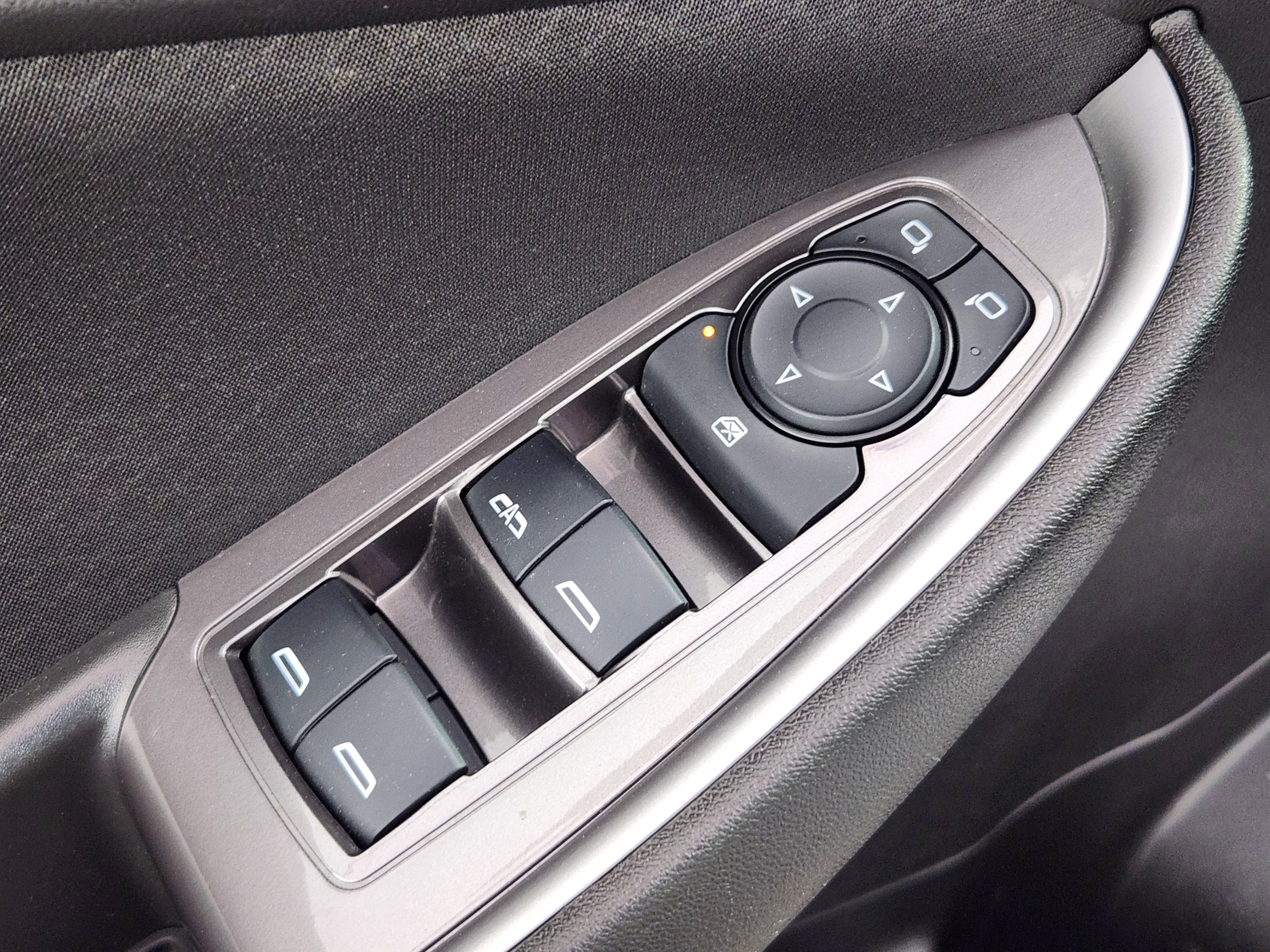 Used 2025 Chevrolet Malibu LT FWD image 17