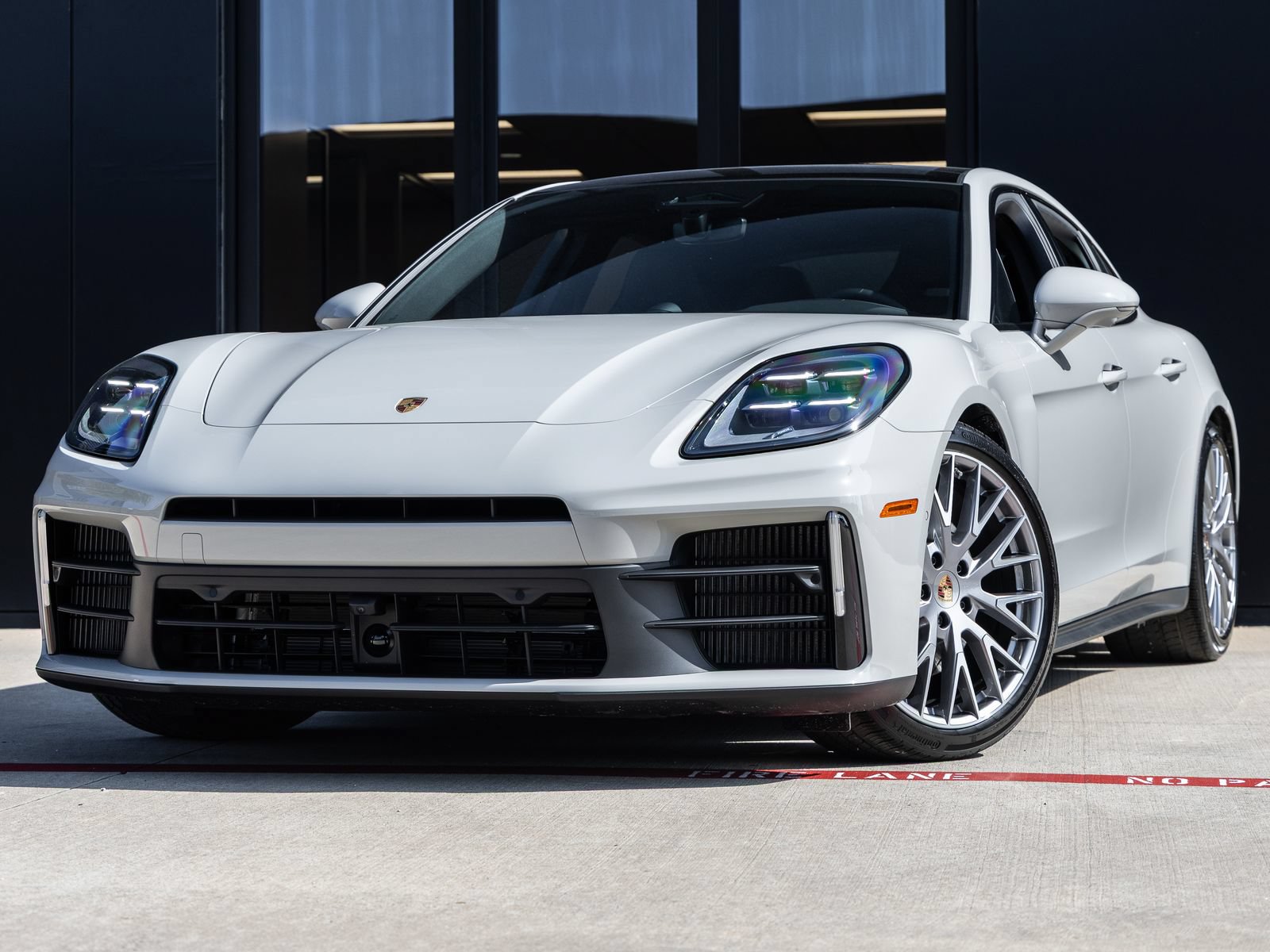 New 2026 Porsche Panamera 4 AWD/4WD image 1