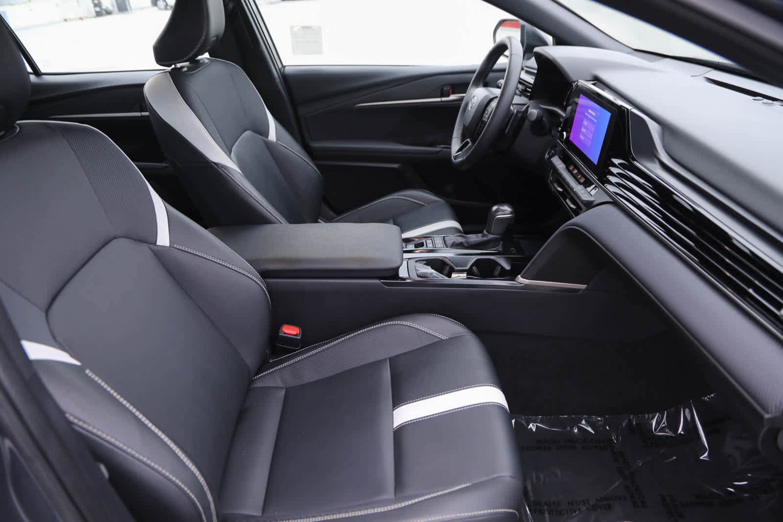 Certified 2025 Toyota Camry SE w/ Convenience Package image 17