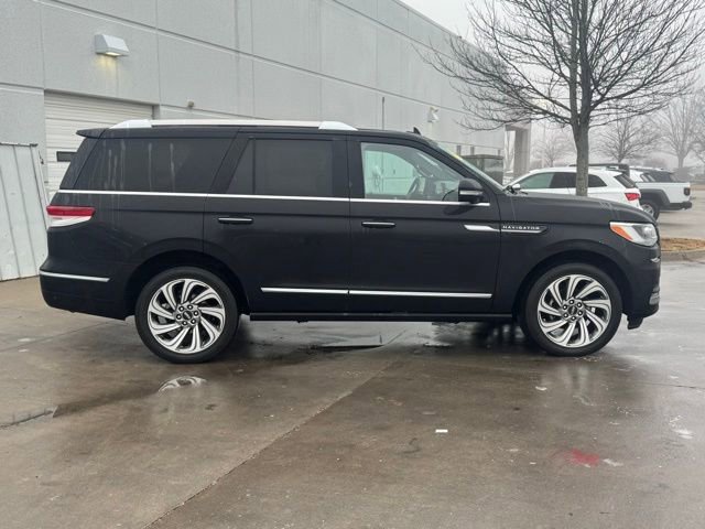 Used 2024 Lincoln Navigator Reserve image 8