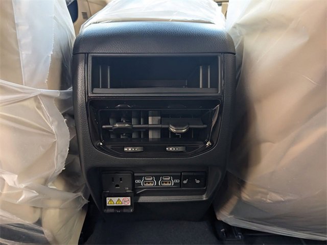 New 2025 Jeep Grand Cherokee Limited image 11