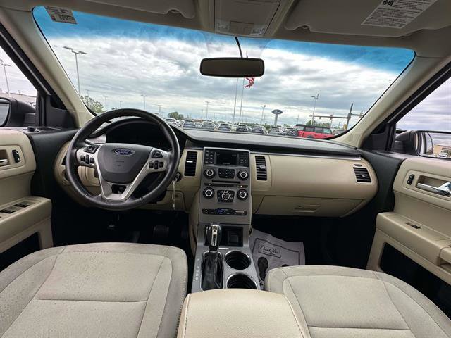 Used 2017 Ford Flex SE FWD image 13