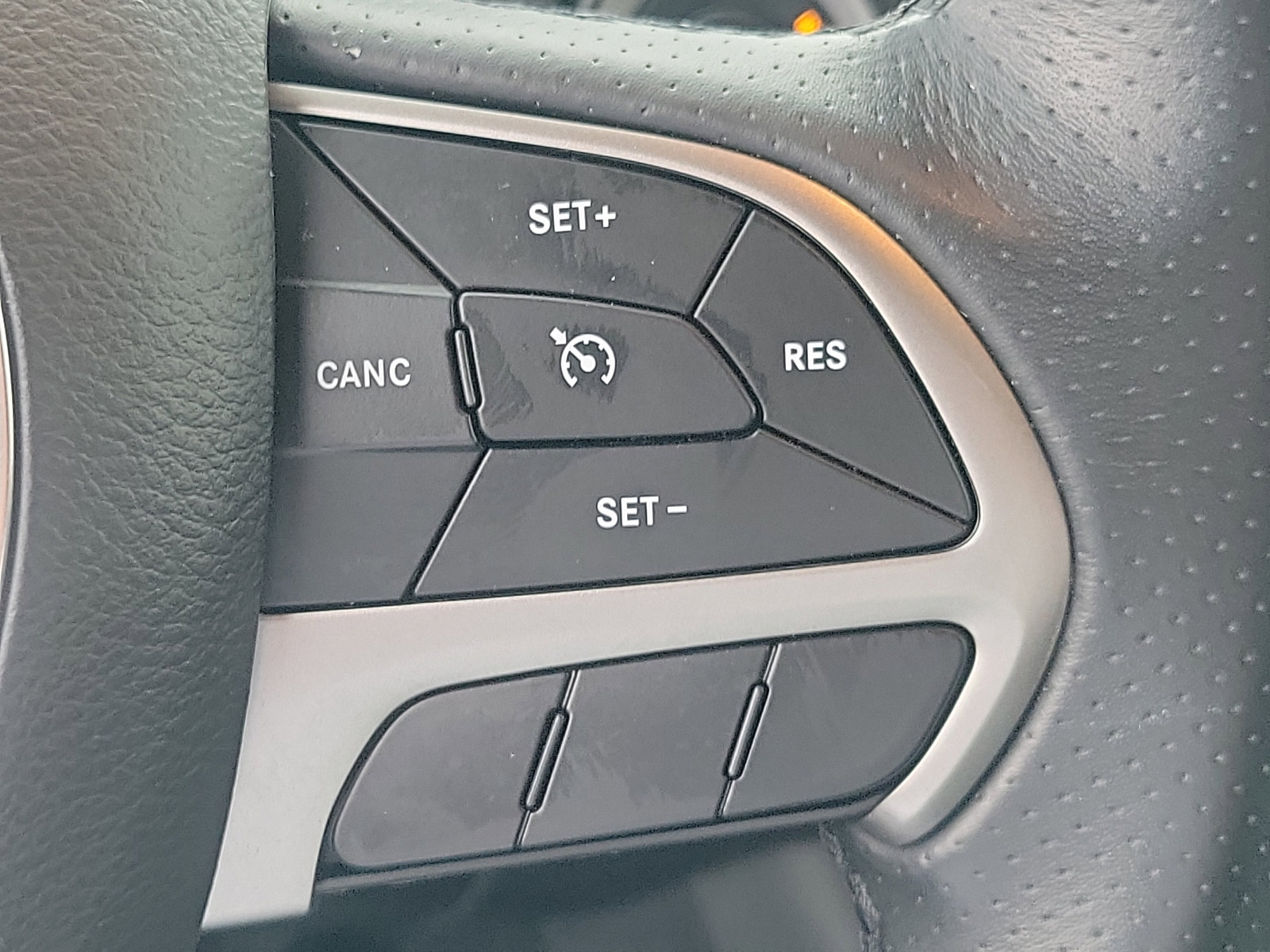 Certified 2020 Dodge Durango SXT image 20