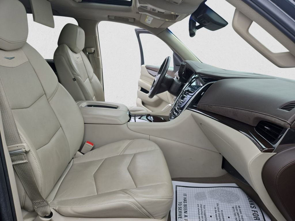 Used 2016 Cadillac Escalade Luxury image 17
