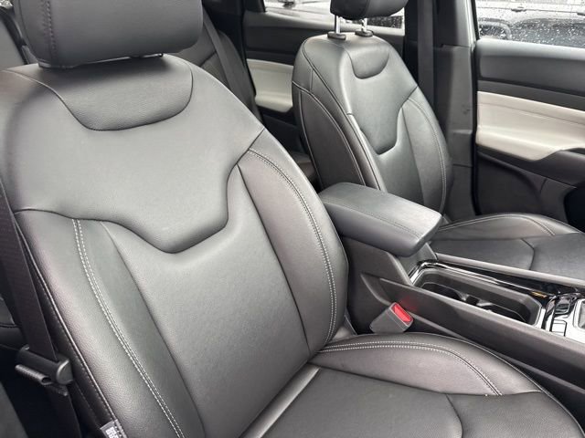 Certified 2025 Jeep Compass Limited w/ Sun & Sound Group image 23