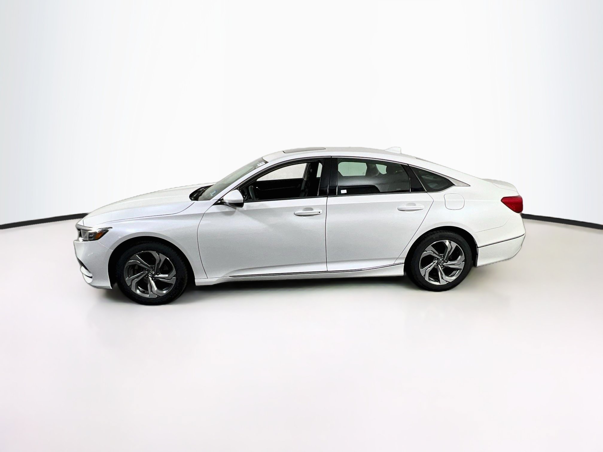 Used 2018 Honda Accord EX image 8