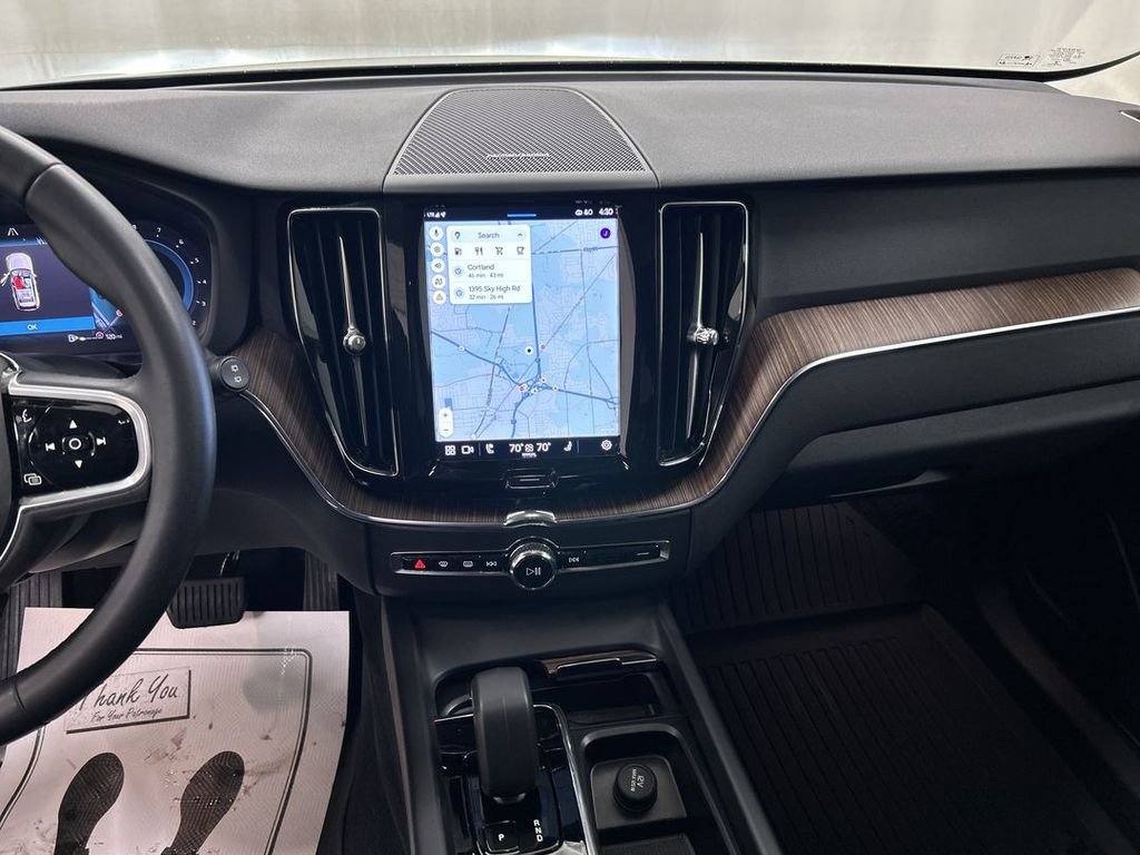 Used 2023 Volvo XC60 B5 Plus w/ Climate Package AWD/4WD image 19