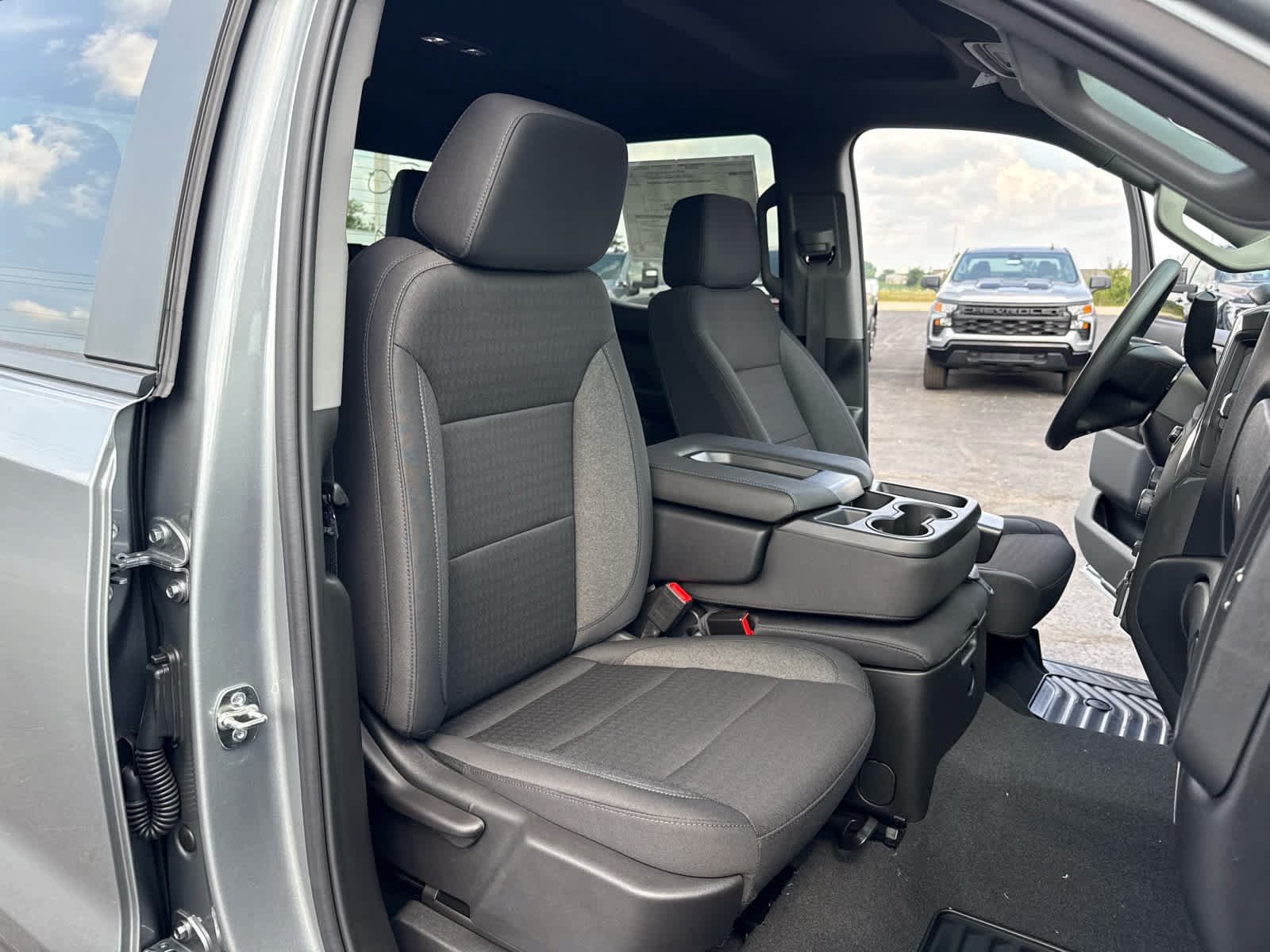 New 2026 Chevrolet Silverado 1500 Custom w/ Turbomax Blackout Package AWD/4WD image 25