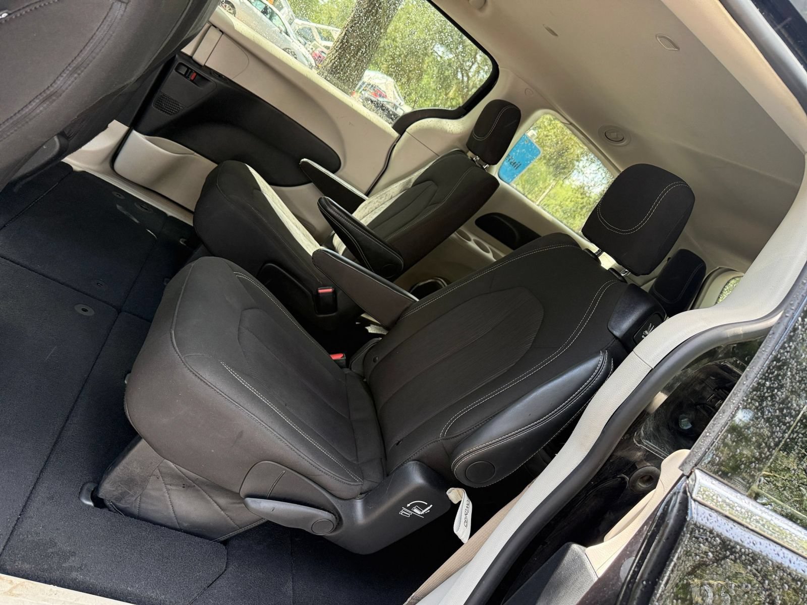 Used 2024 Chrysler Voyager LX FWD image 36