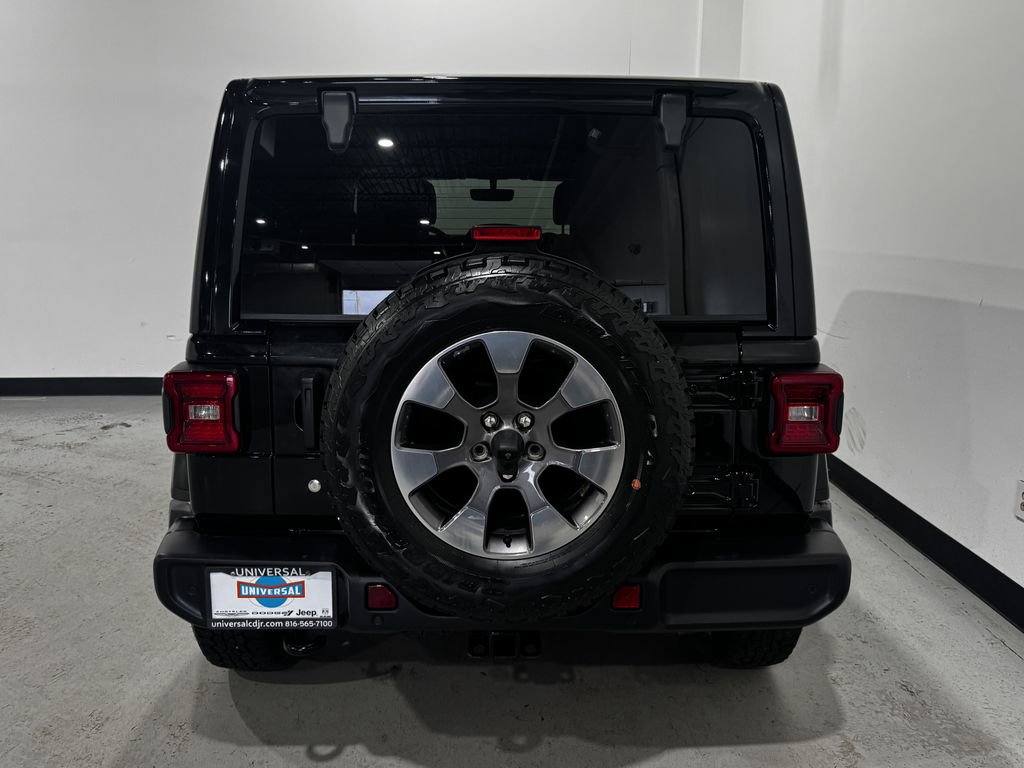 Used 2018 Jeep Wrangler Unlimited Sahara w/ Uconnect 4C Nav & Sound Group image 21