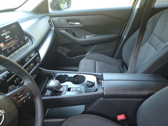 Used 2026 Nissan Rogue SV AWD/4WD image 16