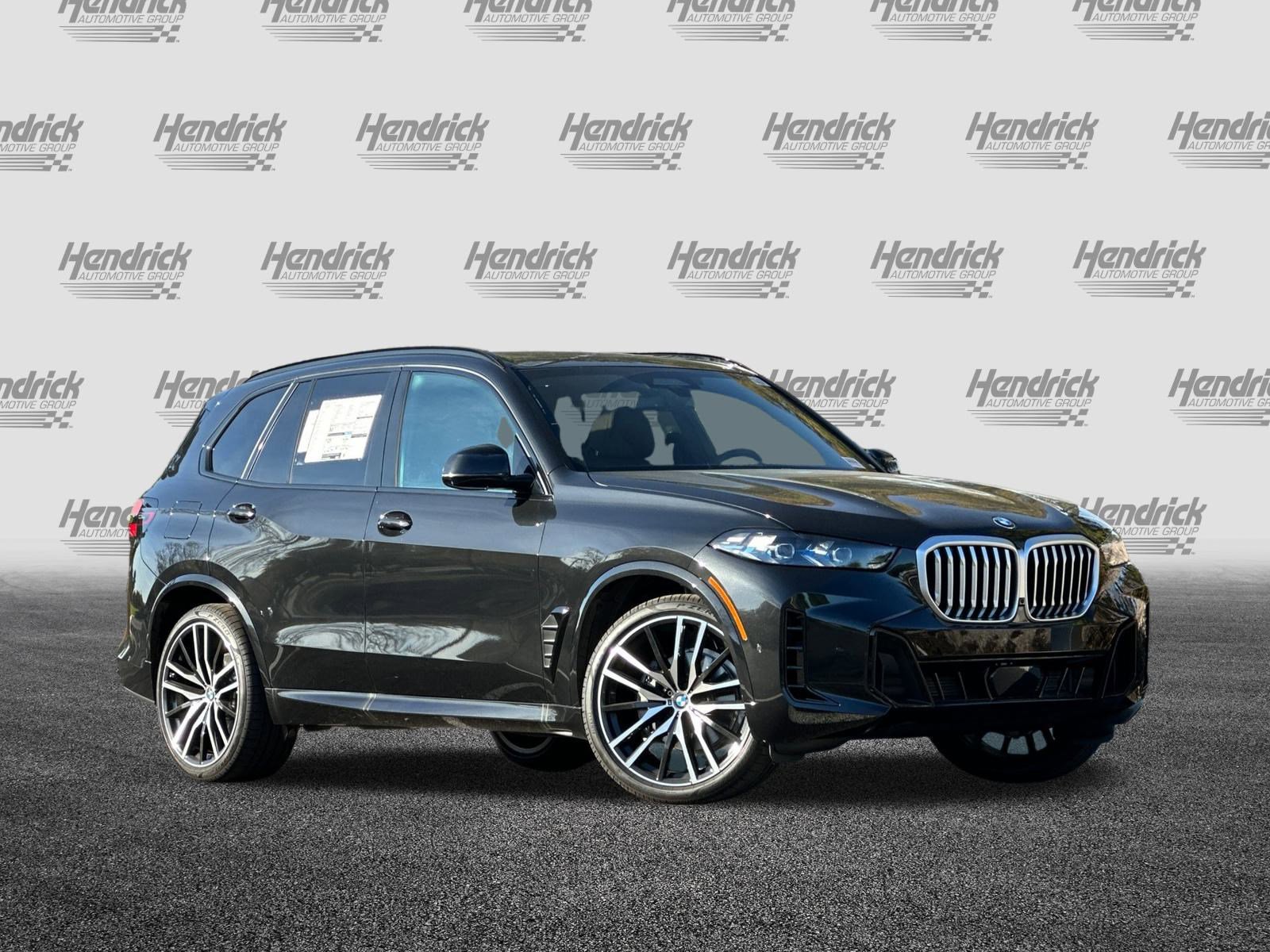 New 2026 BMW X5 xDrive40i w/ M Sport Package AWD/4WD image 2