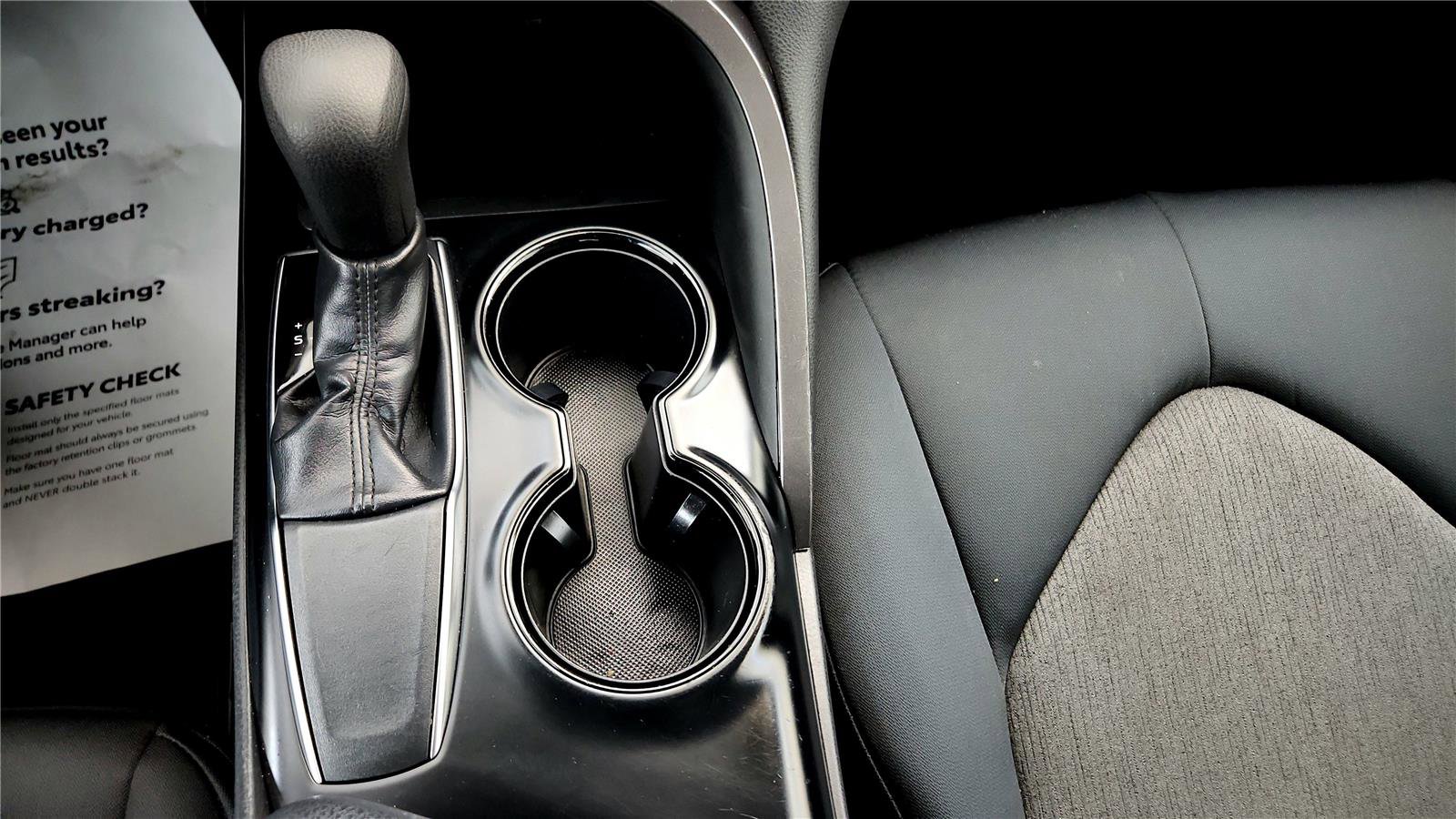 Used 2019 Toyota Camry LE w/ Carpet Mat Package image 28