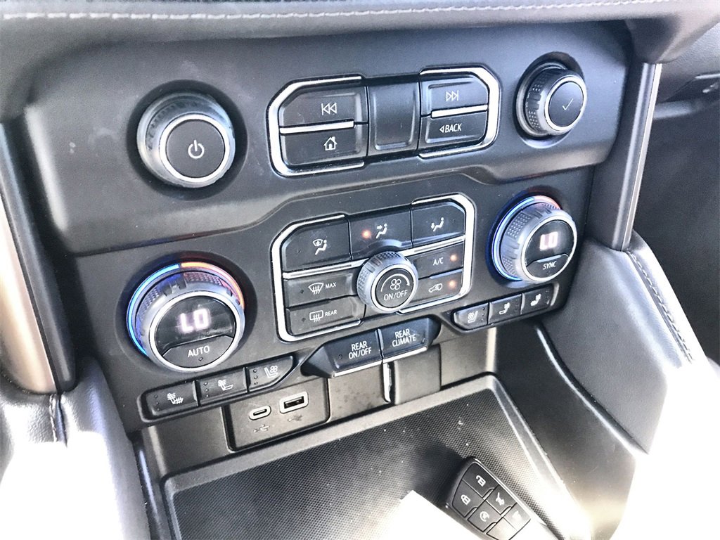 Used 2023 Chevrolet Tahoe High Country w/ Premium Package image 19