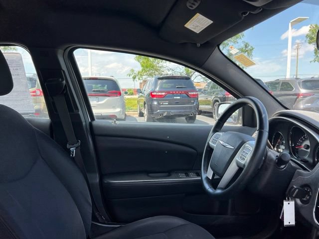 Used 2013 Chrysler 200 Touring FWD image 27